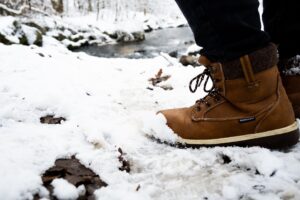 Buty zimowe męskie motywem przewodnim stylizacji