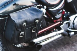 Kufry i torby motocyklowe – dlaczego warto?