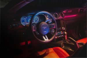 Jak wybrać odpowiedni kompletny zestaw oświetlenia wnętrza samochodu?